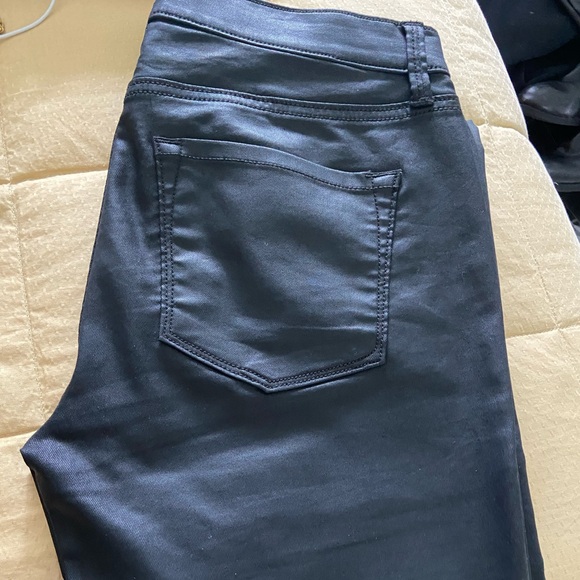 LOFT Denim - Loft Modern Shine Black straight leg Jeans 
Skinny and super flattering!
